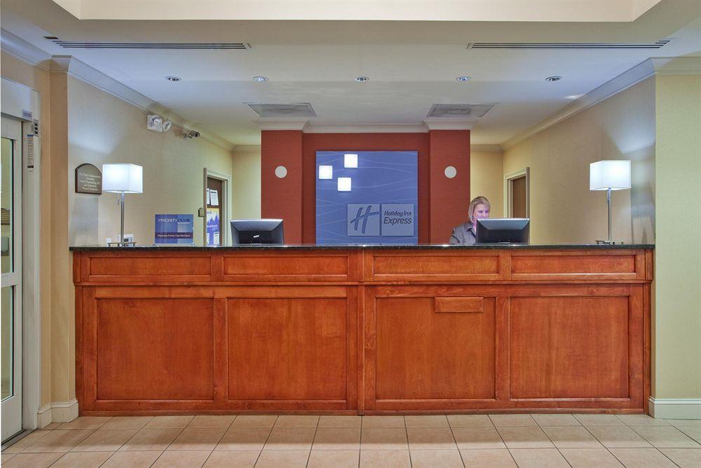 Holiday Inn Express & Suites I-26 & Us 29 At Westgate Mall, An Ihg Hotel Spartanburg Interior photo