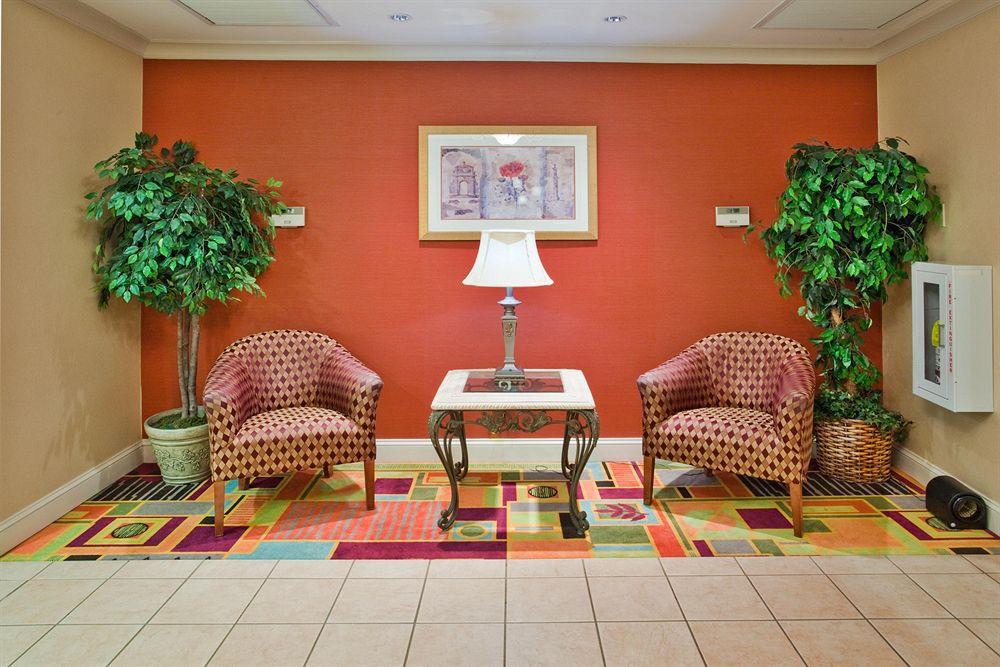 Holiday Inn Express & Suites I-26 & Us 29 At Westgate Mall, An Ihg Hotel Spartanburg Interior photo